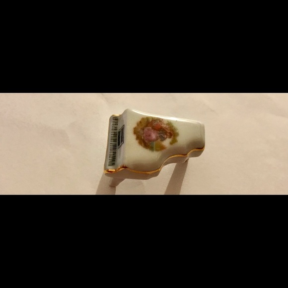 Limoges Miniature Piano made in France 24k Gold Hand Painted - Picture 8 of 16